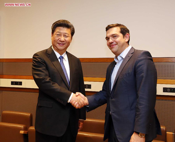 Chinese President Xi Jinping (L) meets with Greek Prime Minister Alexis Tsipras in New York, the United States, Sept. 28, 2015. [Photo/Xinhua]