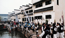 A folk activity at the incense fair.