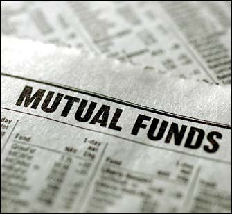 China allowed four investment consultancies to sell mutual fund shares. [File photo]