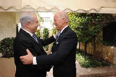 Israeli Prime Minister Benjamin Netanyahu (L) greets visiting U.S. Vice President Joe Biden before their meeting at Netanyahu&apos;s residence in Jerusalem, March 9, 2010. [Xinhua]