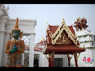 The Thailand Pavilion has been painted red and gold, among other colors, to create a beautiful backdrop. It reveals traditional Thai architectural features. The pavilion's mascot 'Tai' - a cute, friendly and cheerful child-giant – will welcome visitors at the entrance. [Photo by Hu Di]