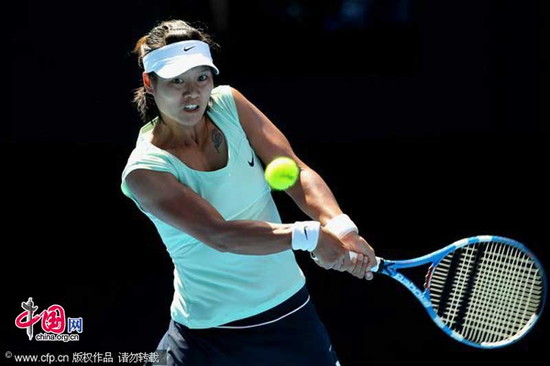 Eleventh seed Li Na is on fire to battle her way to become the first Chinese player to reach a Grand Slam final, as she kicked out World No.1 Caroline Wozniacki 6-3 5-7 3-6 in Thursday&apos;s quarter final of Australian Open. [Photo/CFP]