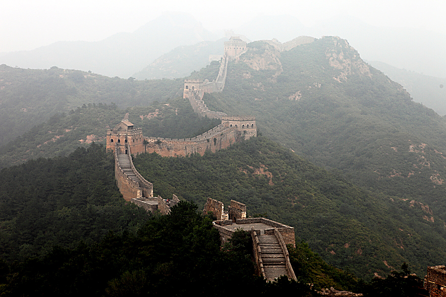 Jinshanling, located in the mountainous area in Luanping County, 125 km northeast of Beijing, is a section of the Great Wall.