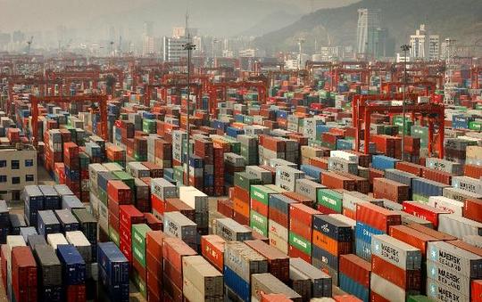 September and October are traditionally the peak time for Chinese exporters to seal contracts ahead of the festive season in Europe and the United States but demand is sharply down this year. [File photo]