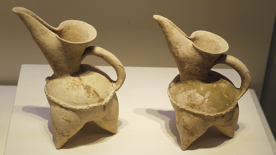 White Pottery Gui (vessel), Dawenkou Culture (c. 4200-2500 BC), unearthed at Dawenkou, Tai'an, Shandong Province, 1959. It is exhibited in the section of Life and Production in Neolithic China, an exhibition of Ancient China in the National Museum of China. [Photo by Xu Lin / China.org.cn]