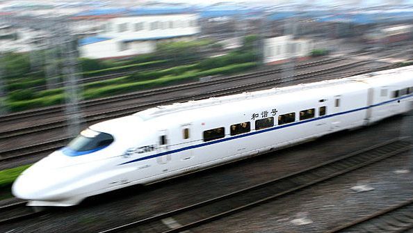 Ticket prices for business and parlor seats between Shanghai-Nanjing and Shanghai-Hangzhou have been cut by up to 30 percent. [File photo]