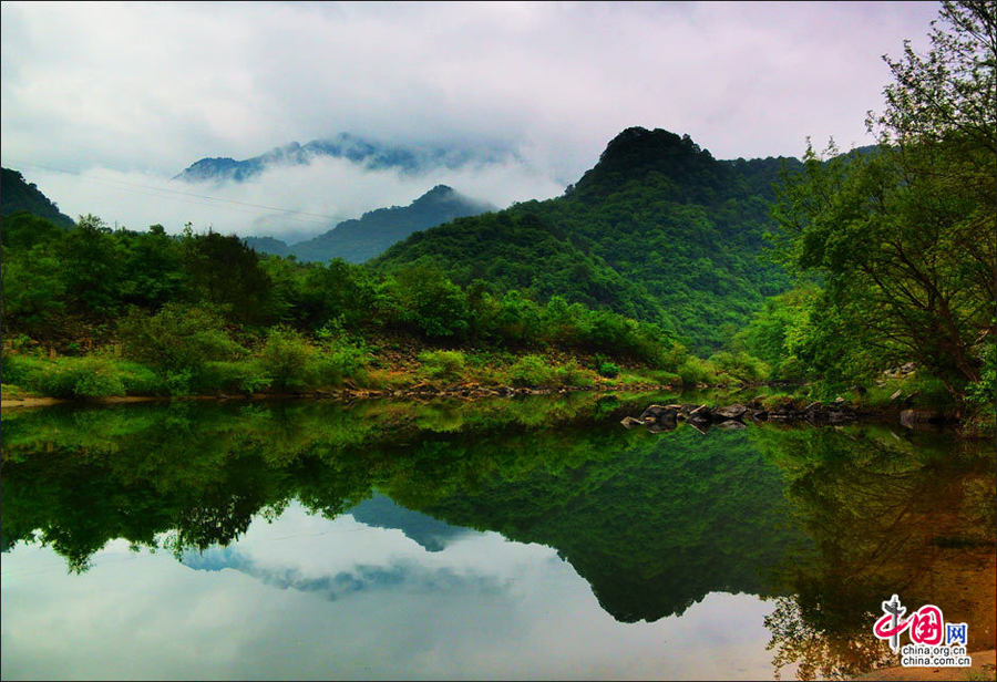 Tiantang Village, which literally means Heavenly Village in Chinese, is a national forest park located at the northern foot of Dabie Mountain in Jinzhai County, Liujin City, Anhui Province. 