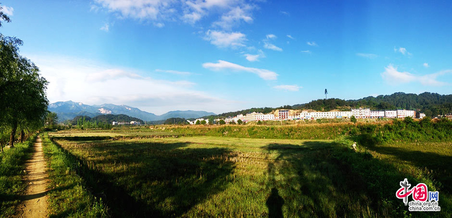 Tiantang Village, which literally means Heavenly Village in Chinese, is a national forest park located at the northern foot of Dabie Mountain in Jinzhai County, Liujin City, Anhui Province. 
