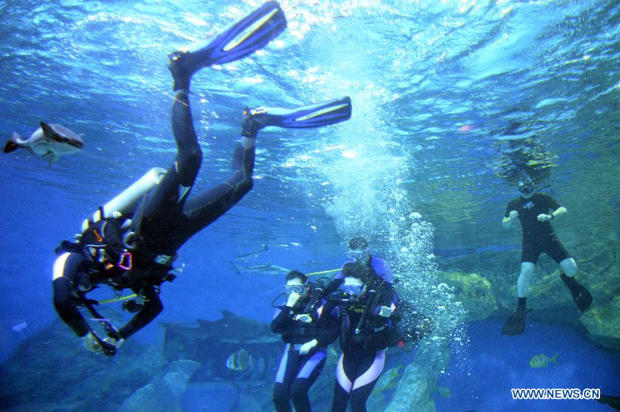 People travel to spend Labor Day holiday